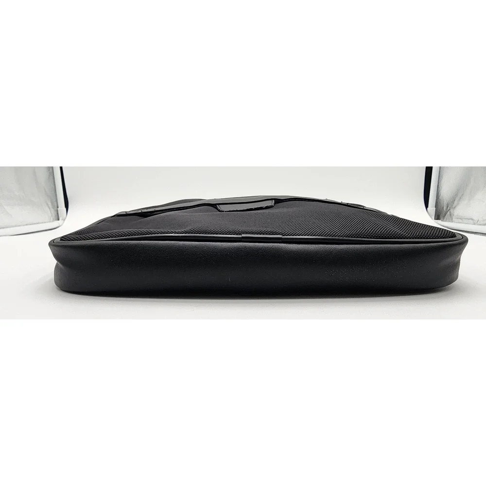 Kenneth Cole Reaction R-Tech Messenger Bag Mens Black Tech Tablet Case EXC